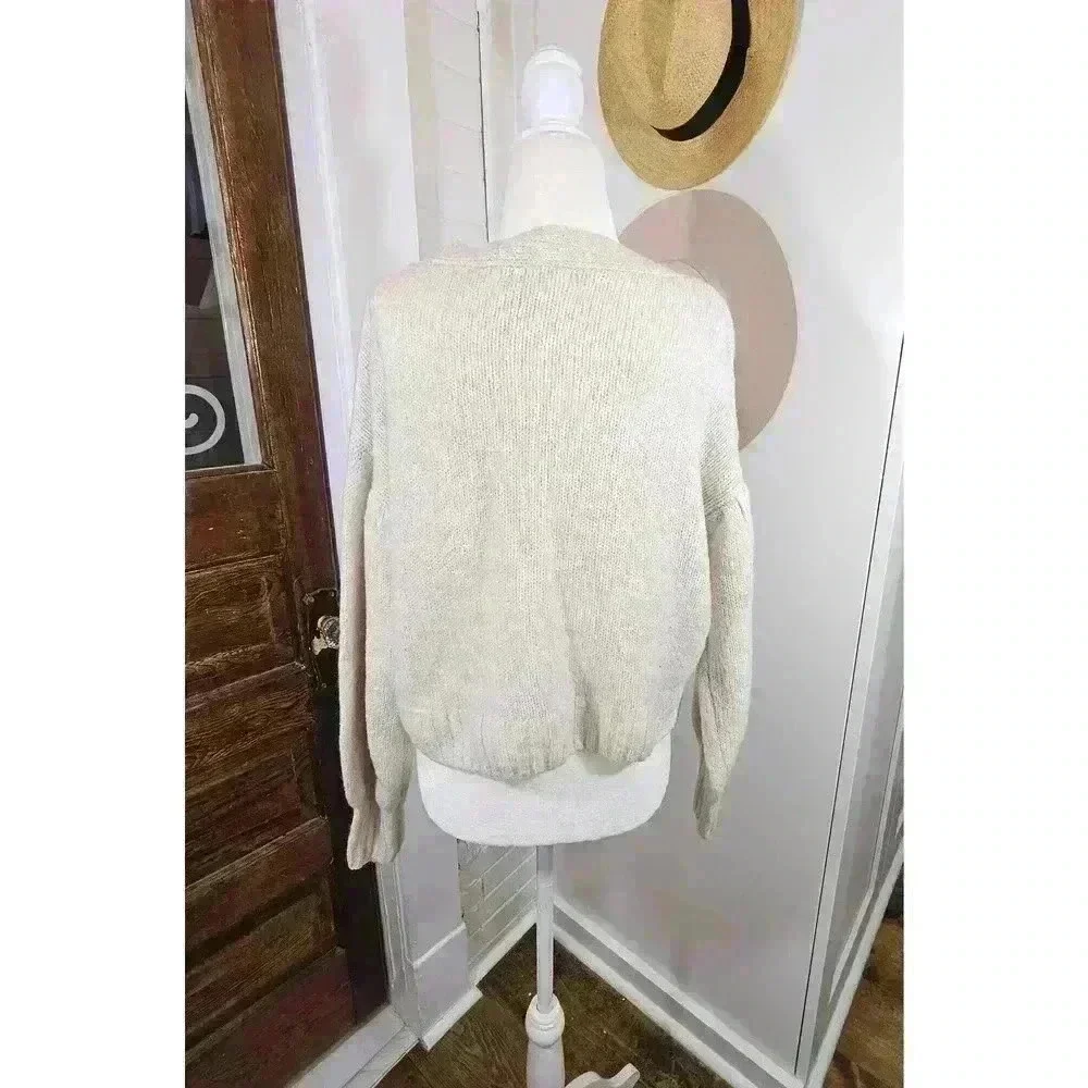 E&M Women's Size S Cream Cropped Cardigan